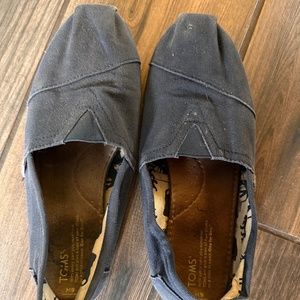 Navy Toms